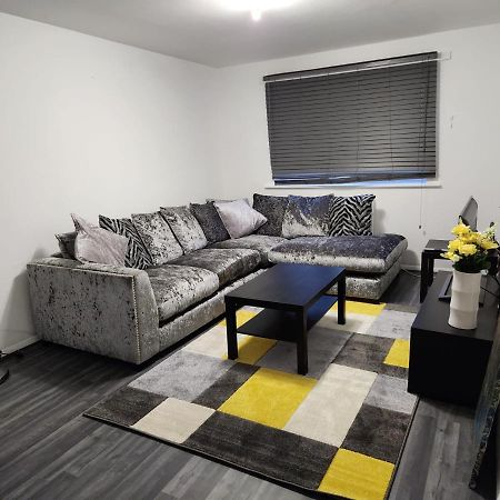 1 Bedroom Service Apartment With Netflix West Thurrock Zewnętrze zdjęcie
