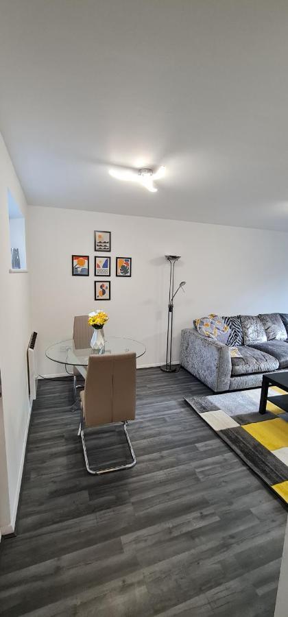 1 Bedroom Service Apartment With Netflix West Thurrock Zewnętrze zdjęcie