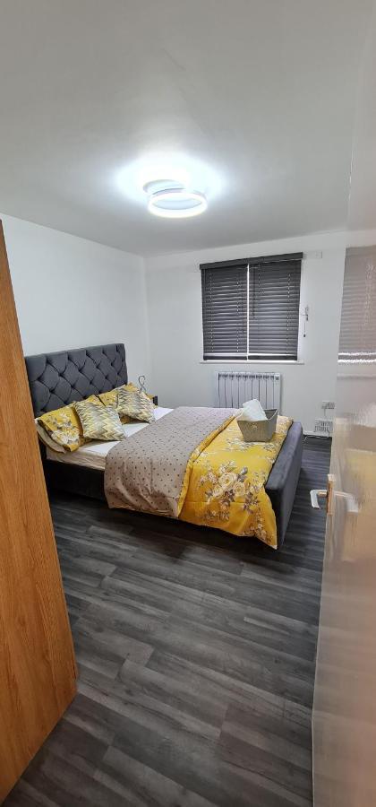 1 Bedroom Service Apartment With Netflix West Thurrock Zewnętrze zdjęcie