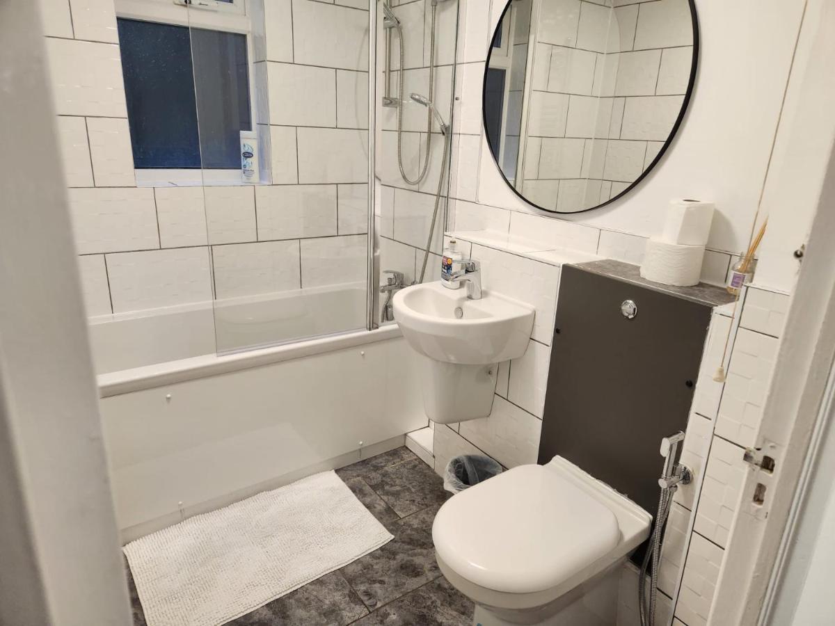 1 Bedroom Service Apartment With Netflix West Thurrock Zewnętrze zdjęcie