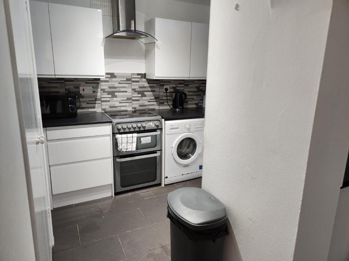 1 Bedroom Service Apartment With Netflix West Thurrock Zewnętrze zdjęcie