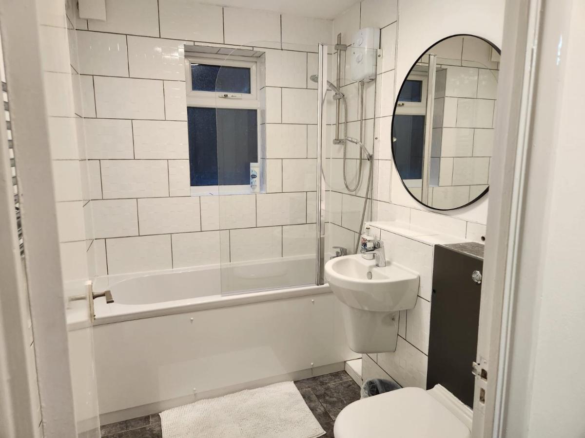 1 Bedroom Service Apartment With Netflix West Thurrock Zewnętrze zdjęcie